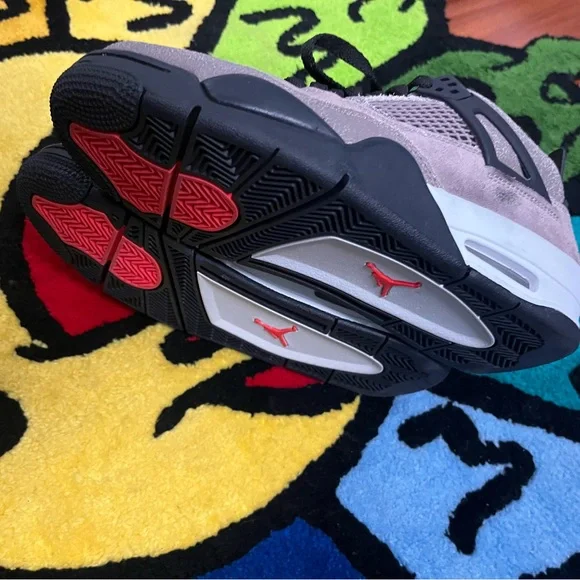 Air Jordan 4